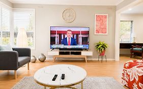Spacious Frankston Retreat